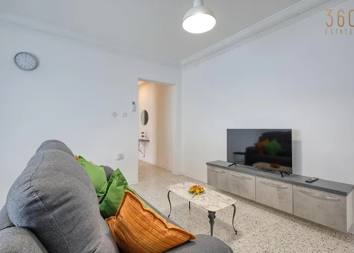 Charming 3br With Views & Wifi In Swieqi By 360 Estates Is-Swieqi